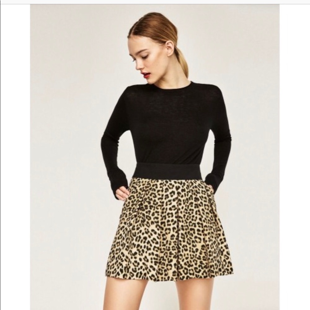 📂 Zara Animal Print Shorts Skort Small